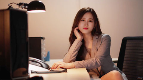 迷妹推荐--关晓彤性感女上司的性爱诱惑