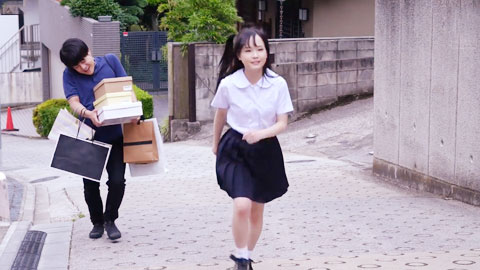 父母不在的时候性的知识太丰富的义理妹妹避孕套被取下被做了nama中出做爱的练习台--02