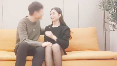 迷妹推荐--高挑身材配黑丝，狂抽屁股不停止