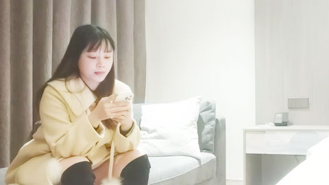 迷妹推荐--水蜜桃大胸学生妹_过膝长靴穿着操丰乳肥臀叫得骚