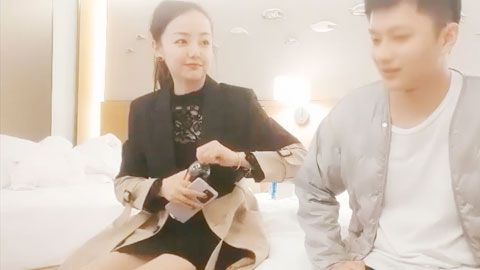 迷妹推荐--女神级高挑小姐姐黑衣包臀裙约到酒店_端庄气质白嫩大长腿太让人有狠狠搞她的冲动，啪啪猛亲猛操爽啊