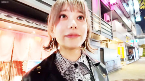 性欲很顽皮，如果一个淫秽女人用唾液引诱我，我就必须走！乳液很多很滑！跨性别性交 有村希_002