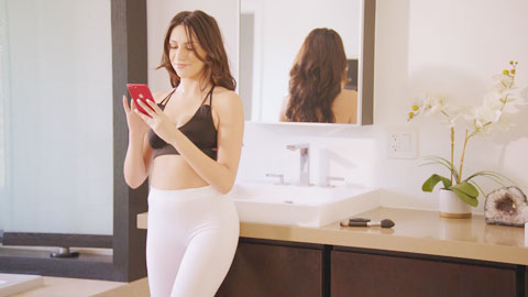 宅家少妇找个黑人私教回家