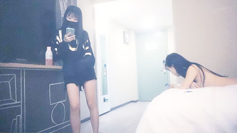 迷妹推荐--纹身嫩妹口交按摩深喉插嘴