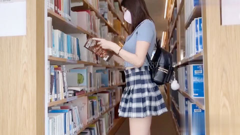迷妹推荐--在图书馆看书被偷看 你要看就要负责到底阿