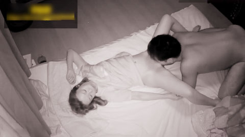 迷妹推荐--良家少妇的女上位真是疯狂