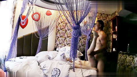 迷妹推荐--平头哥偷情大奶少妇_老汉推车操的大汗淋漓