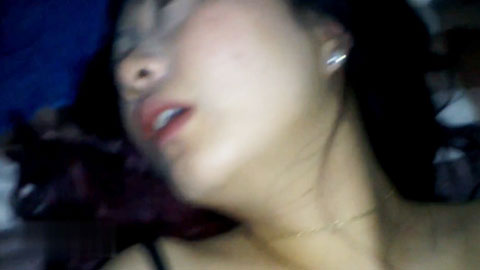 迷妹推荐--狠狠抽插，男友视角拍摄，最后双眼已迷离，太爽了