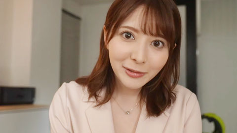 饥渴女上司诱惑加班的小弟