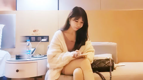 迷妹推荐--白靴性感妹_白靴粉色包臀裙气质拉满颜值行