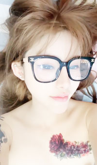 颜值小妹啪啪大秀，被男友爆操出血，符文战士也扛不住硬插