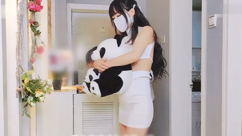 迷妹推荐--甜心宝贝今晚一定要拿下姐夫 寂寞骚妇小姨子性感内衣跳艳舞勾引秃顶姐夫 偷情