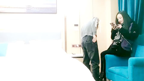 迷妹推荐-- 探花界约炮大咖【柒夜寻花】酒店偷拍约嫖极品白嫩美乳纹身S级美女车模_长腿粉穴操出白浆