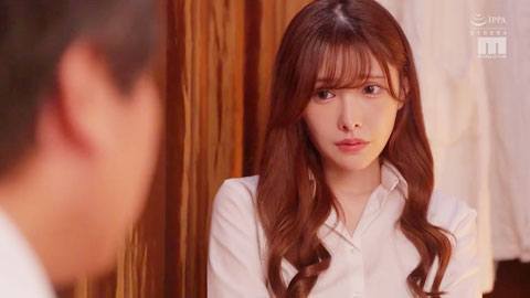 跟厌恶的上司出差同住一室，却被上司干了一个通宵__001