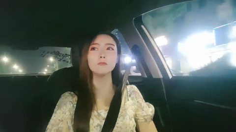 迷妹推荐--足浴店勾搭，一直加价到4000才肯出来，白嫩小少妇，做爱中途故意拔套内射，真没品！