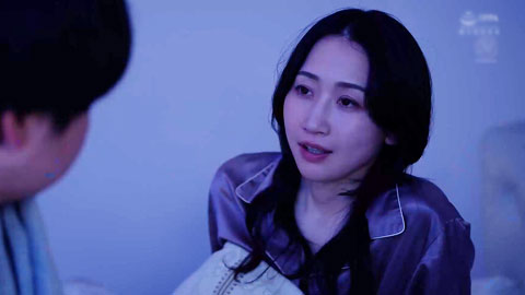 我和妻子每周有三天都会做爱呢 听到朋友这样向我炫耀后 我一周5天每回4次 爆操他的妻子__002