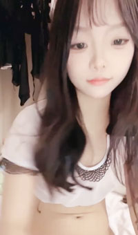 天真反差学妹，小奶子超可爱，嫩逼塞跳蛋竟会喷水