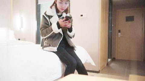 迷妹推荐--网约学舞蹈的漂亮美女酒店啪啪,姿势太多干的又久把美女操哭了求饶说：你快点啊,我真受不了了!