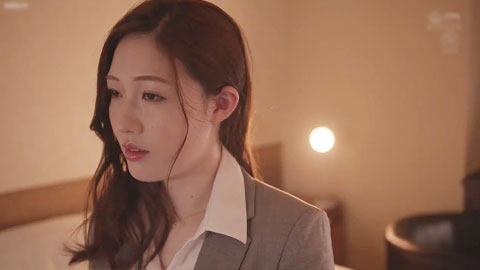 我的商业伙伴傲慢的老板不断地中出我，这让我很开心。专属美丽，好女人套装‘美丽’。鹿山小百合_002