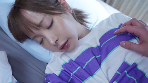 死都不能說的祕密！死黨女友素顏太可愛，無防備的誘惑無法忍受下衝動了，偷吃了那一整夜_001