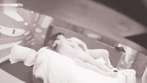 迷妹推荐--楼下就是KTV夜店美女和有钱哥认识没多久就开房啪啪了