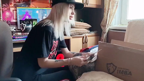 正对账呢 老板来了