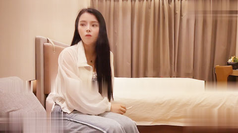 迷妹推荐--出来赚零花钱的学妹，臀部丰满后入撞击非常爽