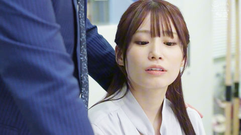好想对这么漂亮的女孩进行性骚扰，对一个无法拒绝的职业女孩进行滥用权力的骚扰！__001
