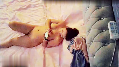 迷妹推荐--酒店摄像头近距离偷拍眼镜哥下午幽会情人过儿童节鸡巴插嘴各种姿势草