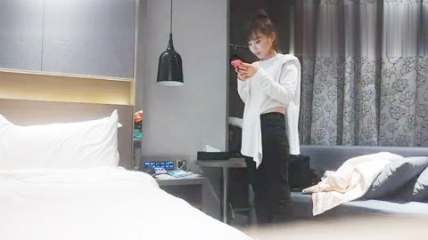 迷妹推荐--白衣兼职小妹操哭，持续输出爆插，操的妹子受不了要退单