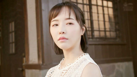 班都不去上了 先把女房东给上了