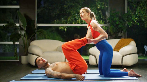 瑜伽女孩的运动天赋