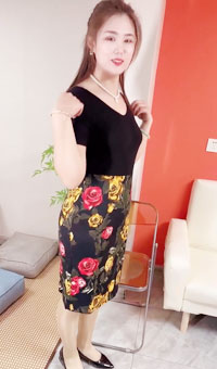 芳姨 大尺度福利自慰丝袜诱惑视频1