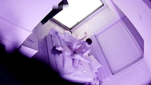 迷妹推荐--安防摄像头偷拍年轻情侣性欲旺利用中午午休时间激情操