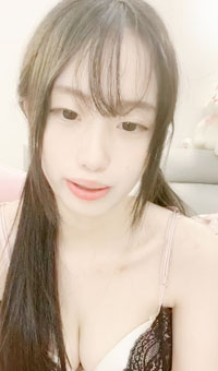 是纯还是骚，甜甜的校花来了道具自慰！我射了