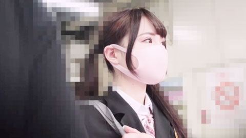 向着高中生妹子伸出了咸猪手