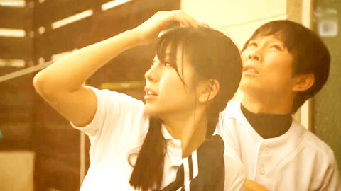 SONE_689_棒球隊員跟美乳美少女經理被突如其來的暴雨困住回不去，只能在社團教室獨處…_看著她濕透的身體，我那青春期的雞雞__001