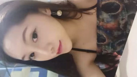 迷妹推荐--极品女神被暗中下料！带到宾馆迷奸内射_内窥