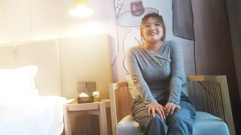 迷妹推荐--暑假约学妹系列❤️网约18岁刚开包不久的文艺范眼镜学生妹雄风在线干得瘫软干出血