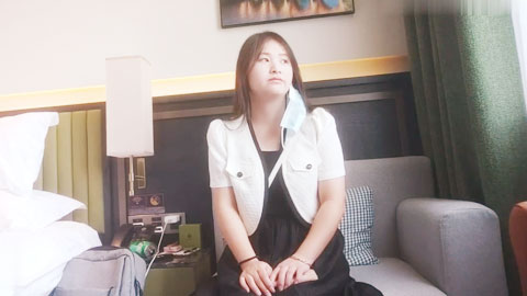 迷妹推荐--网约18岁高中生初次下海小处女温柔的干到出血