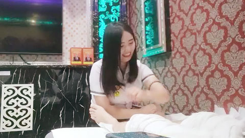 迷妹推荐--广东足浴洗浴会所撩妹颜值不错的年轻良家妹子酒店开房啪啪