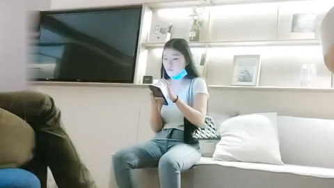 迷妹推荐--约了个肉肉身材甜美妹子聊聊天抬腿侧入猛操