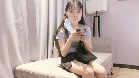 迷妹推荐--约了个短裙萌妹子啪啪