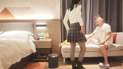 迷妹推荐--高端奥迪女,怼着骚穴持续输出