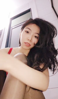 反差婊骚母狗_黑丝高跟道具狂插流白浆翻白眼！