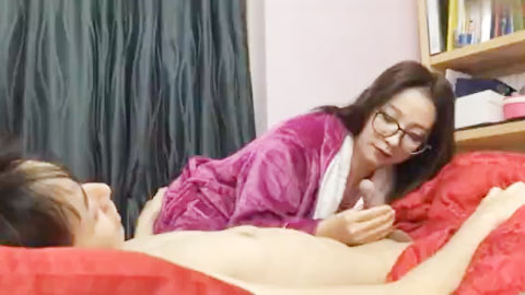 迷妹推荐--很有韵味的一个老熟女。口活一级棒。