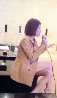 高颜值短发美女和男友酒店被干到潮喷