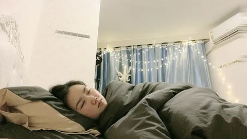 迷妹推荐--粉嫩肤白以为自己找到真爱了，激情啪啪娇喘不断