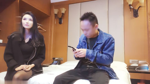 迷妹推荐--2000一炮网红脸美女，被操得叫老公