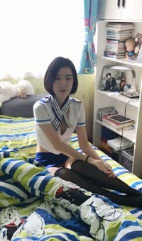 清纯短发极品学妹与男友爱爱视频流出